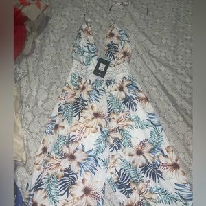 Tropical 🌸 in ❤️ jumpsuit👌lace in front & backless loose fitting X comfy